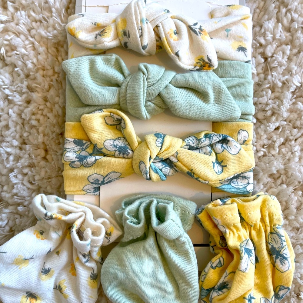 6 piece set. Headbands and mittens